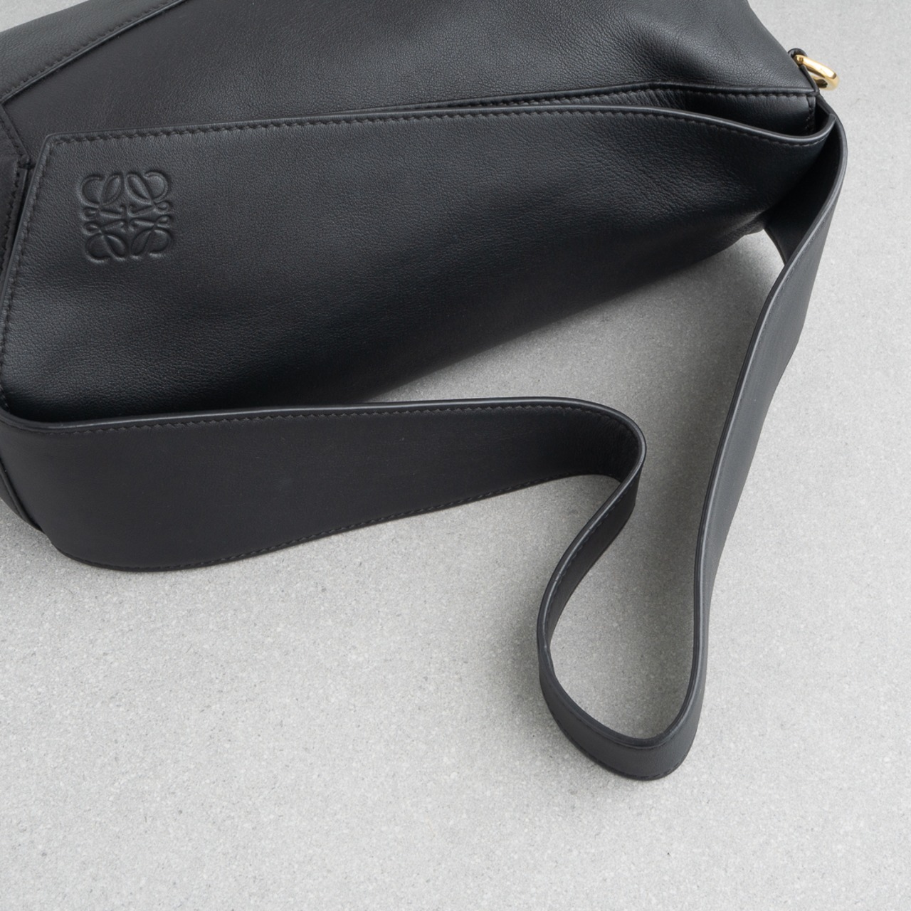 ロエベ パズル ホーボーバッグ ブラック レザー カーフスキン