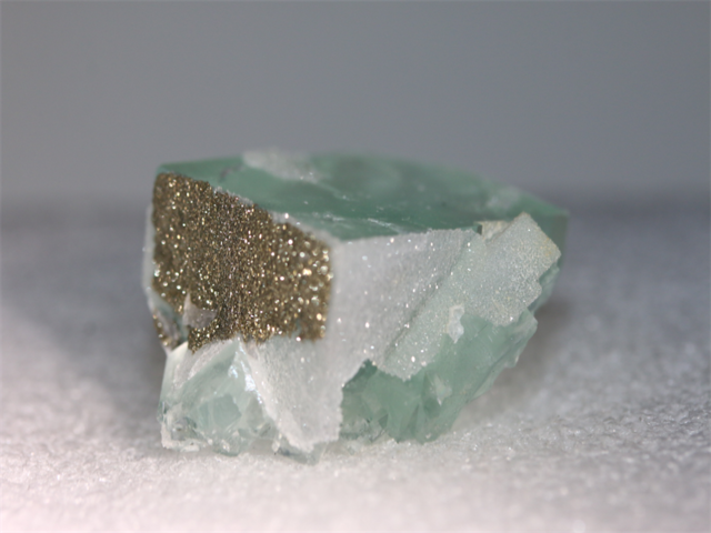 ハイクオリティ！Fluorite（Marsange Haute-Loire dept. France ）