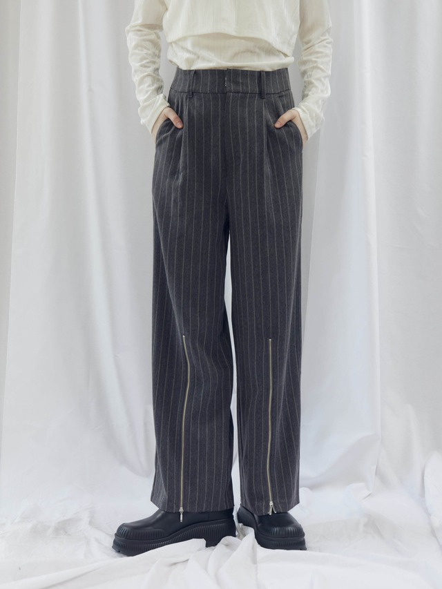STRIPED ZIP SLIT PANTS（ｽﾄﾗｲﾌﾟZIPｽﾘｯﾄﾊﾟﾝﾂ）【5543037】