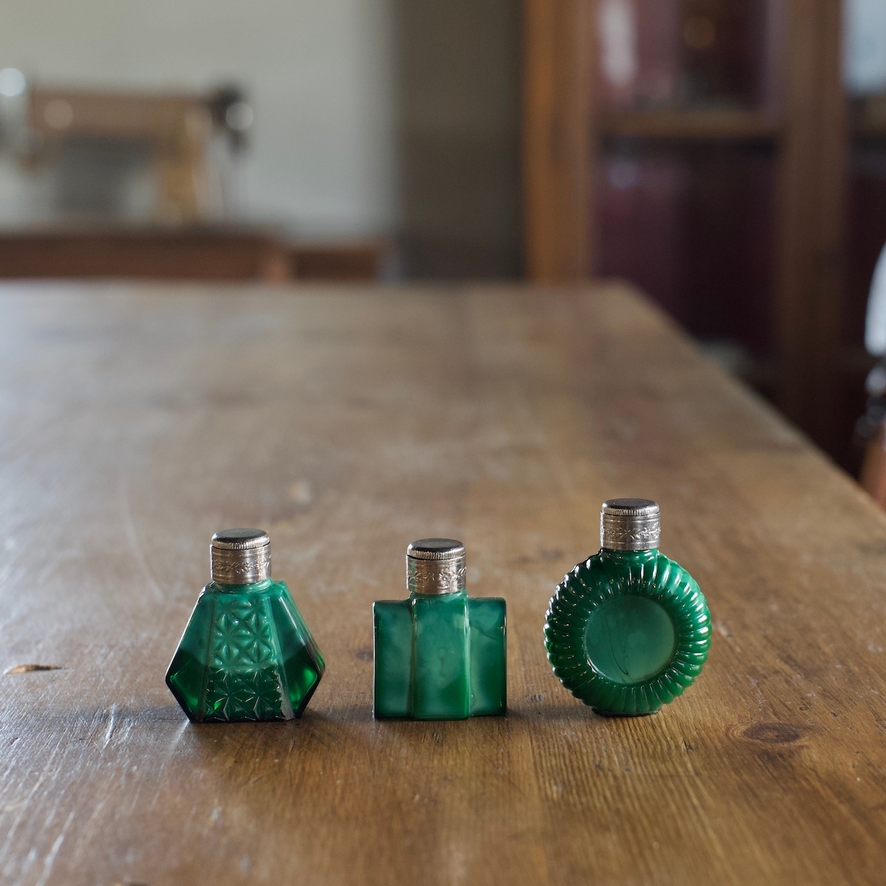 Malachite Perfume Bottle/ マラカイト 香水瓶〈 チェコガラス・オブジェ・ディスプレイ・アンティーク・ヴィンテージ 〉