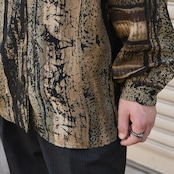 design pattern open collar shirt