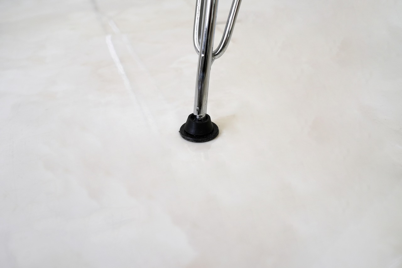 ラウンドテーブル100cm スチール脚