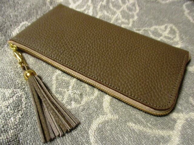 【旅のお供に】セカンド財布 ラウンドファスナータイプ