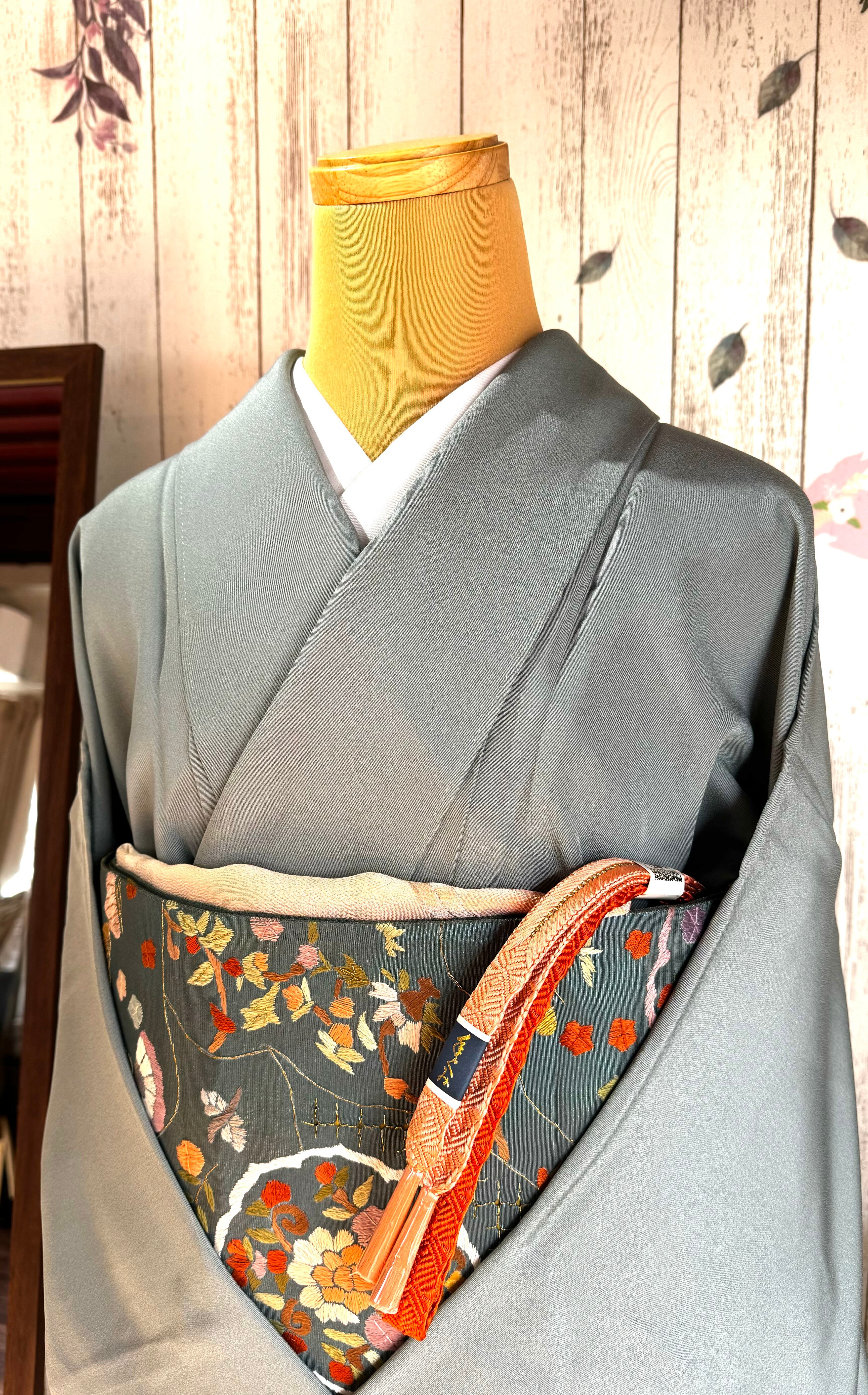 BY4218 色留袖 安芸の宮島 丁字色 正絹 比翼あり 三つ紋