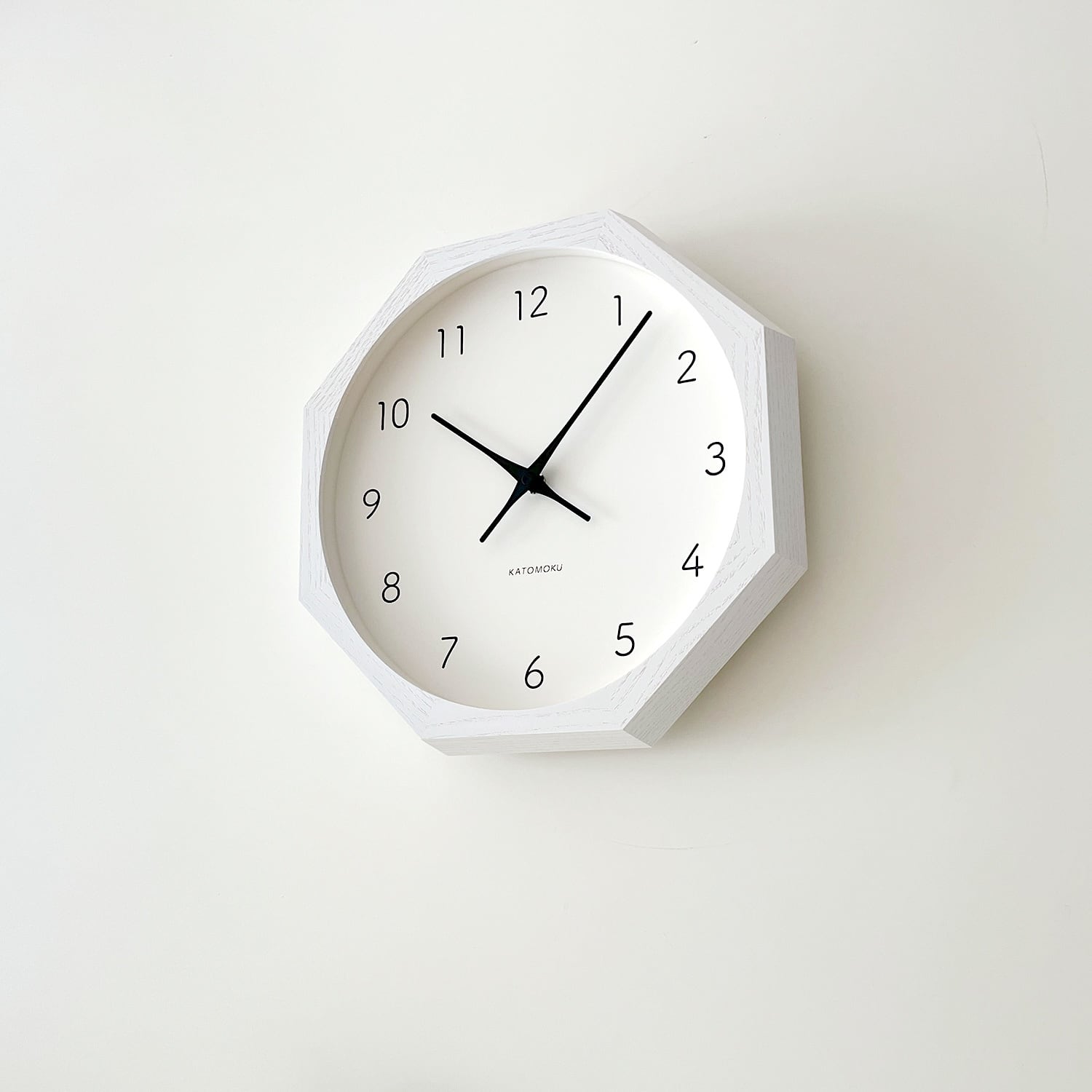 KATOMOKU muku clock 7 八角形 ホワイト km-60WH8 | 加藤木工株式会社