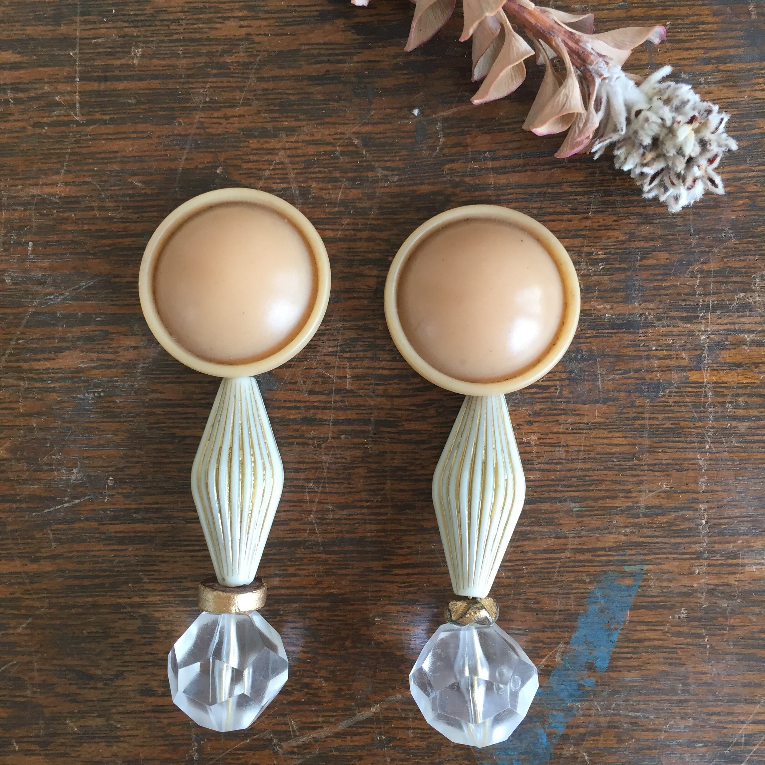 【SALE】大ぶりキャメルボタンピアスorイヤリング（vintage botton・vintage part)