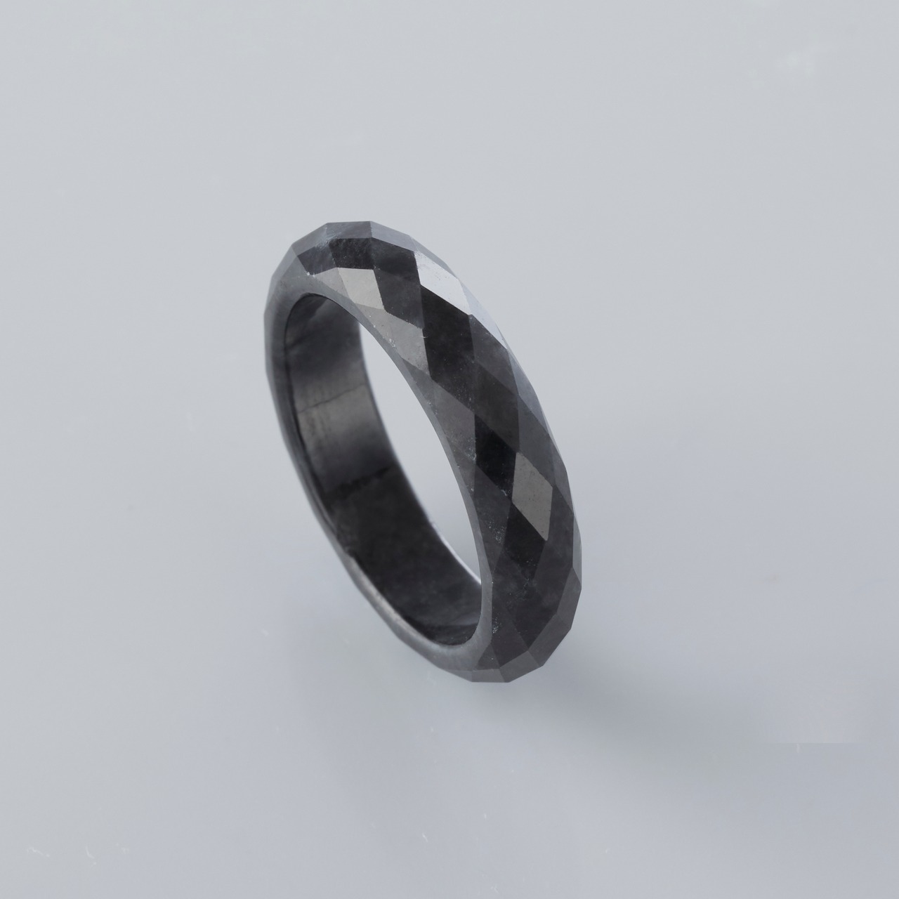 【19号】ブラックのキラメキがカッコいい！黒翡翠甲丸リング black facetcut ring  A貨翡翠 jd_rg1416