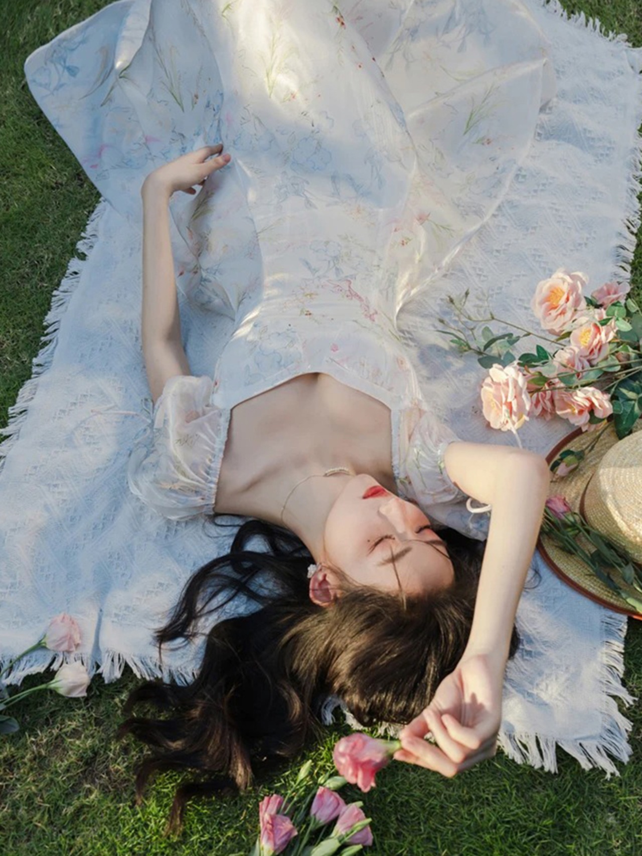 【0012】Puff Sleeve Botanical Short Sleeve Dress