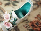薔薇と勿忘草 陶器のヒールシューズ(欠けあり) 画像16