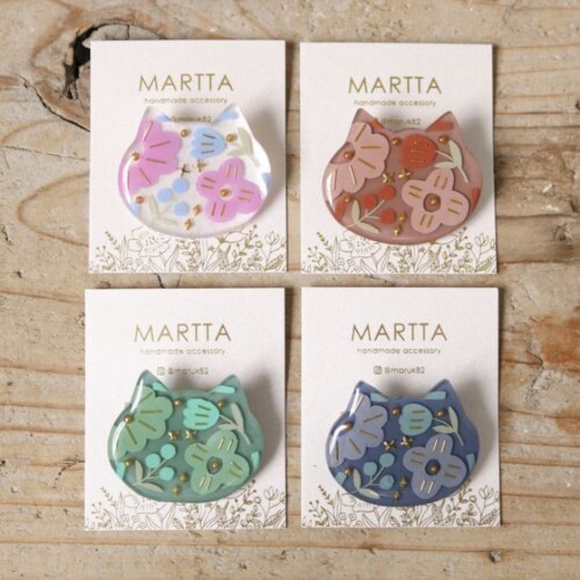 猫とお花のプラバンブローチ 日本製 【MARTTA】