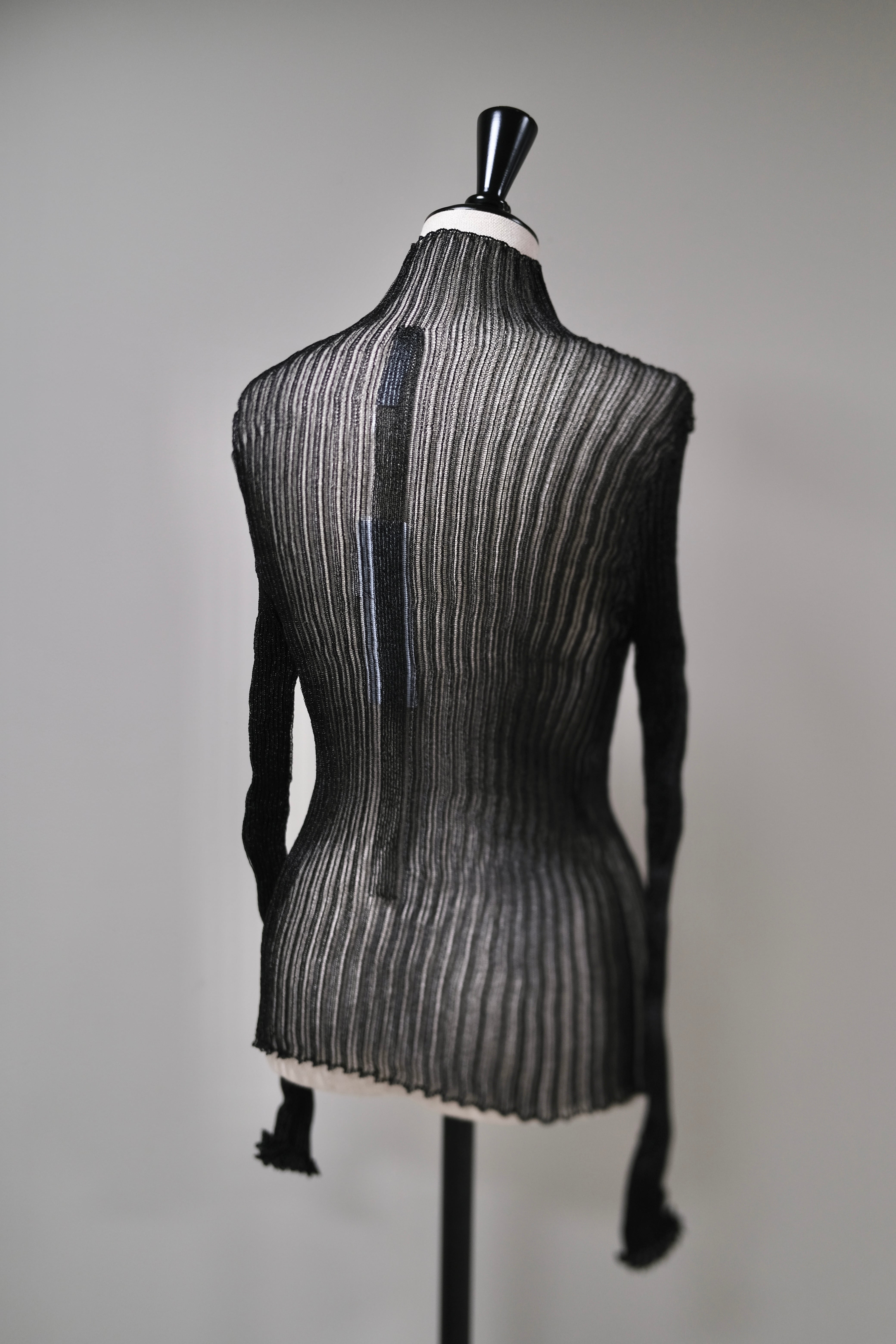 CFCL】SOFT PORTRAIT METAL LONG SLEEVE TOP -black- | loop
