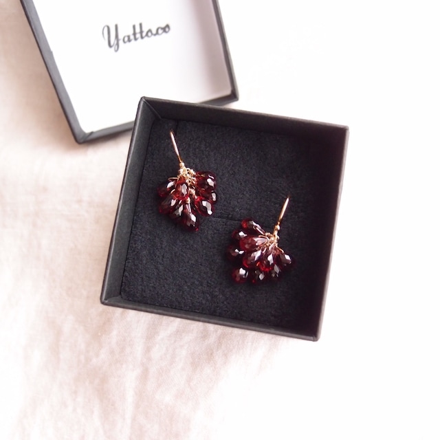 Garnet Earrings 【K14gf・受注制作】ガーネットのふさふさピアス