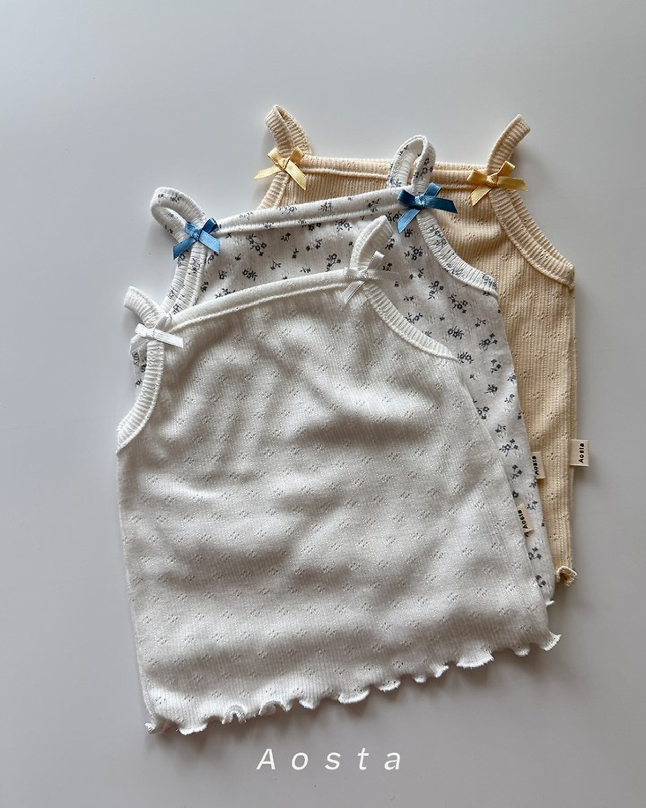 [Aosta] Camellia Sleeveless / [아오스타] 까멜리아나시