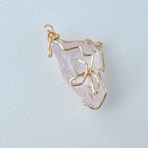 シェラネバダ産✴︎アンダラクリスタル  HWG ペンダントトップ