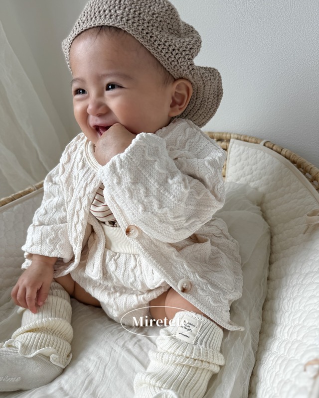 【取寄】秋冬コーデにたくさん着回せるケーブルロンパース