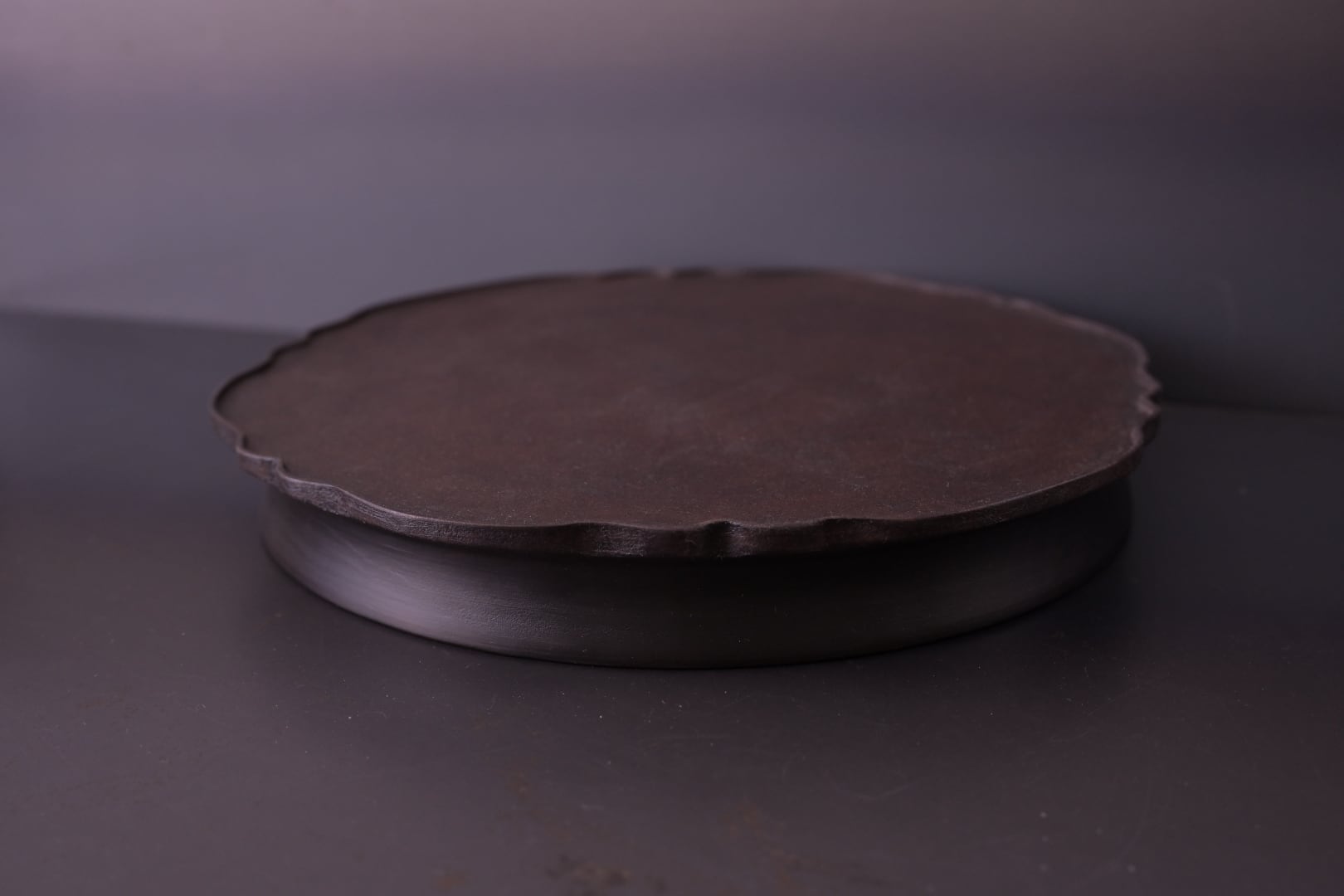 蝶野秀紀 輪花敷台 縁 茶 30㎝