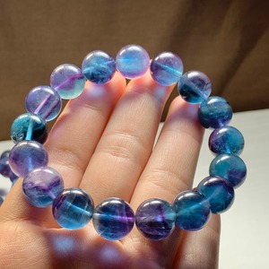 1.グラデーション☆ブルーフローライト ブレスレット