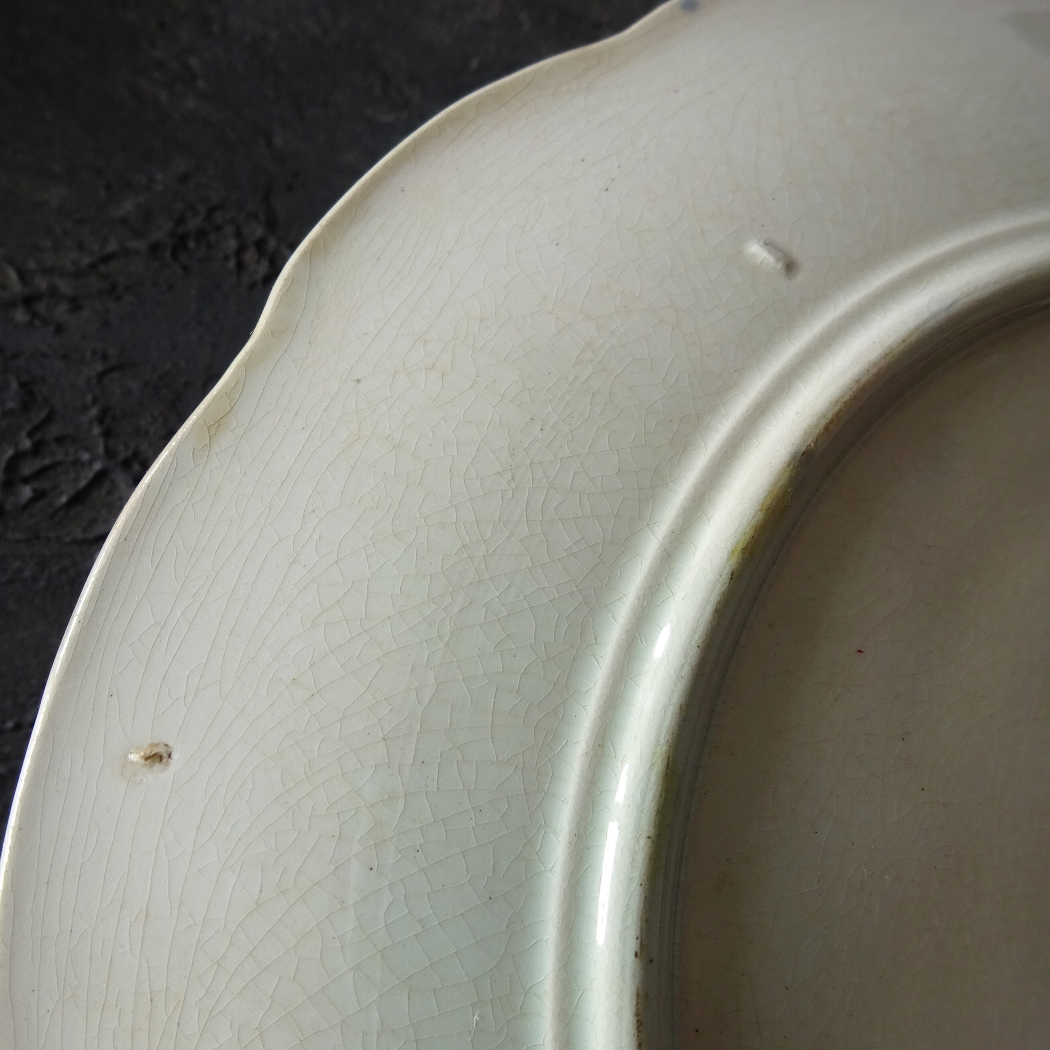 ST AMAND & HAMAGE ORCHIES Barbotine décor《GRAPPE DE RAISINS》assiette (C)