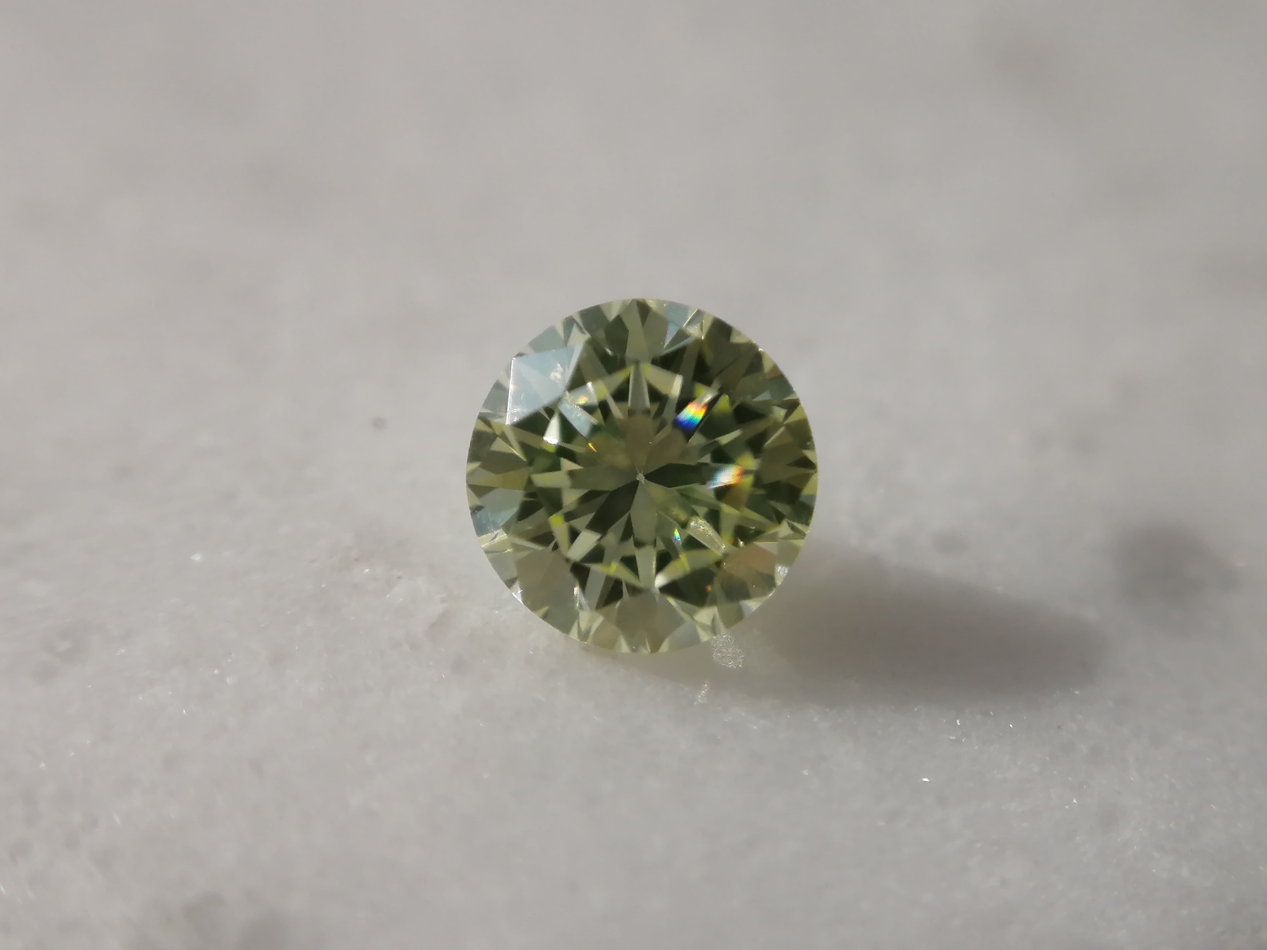 FANCY YELLOW GREEN 0.112ct PS/RT2171/CGL