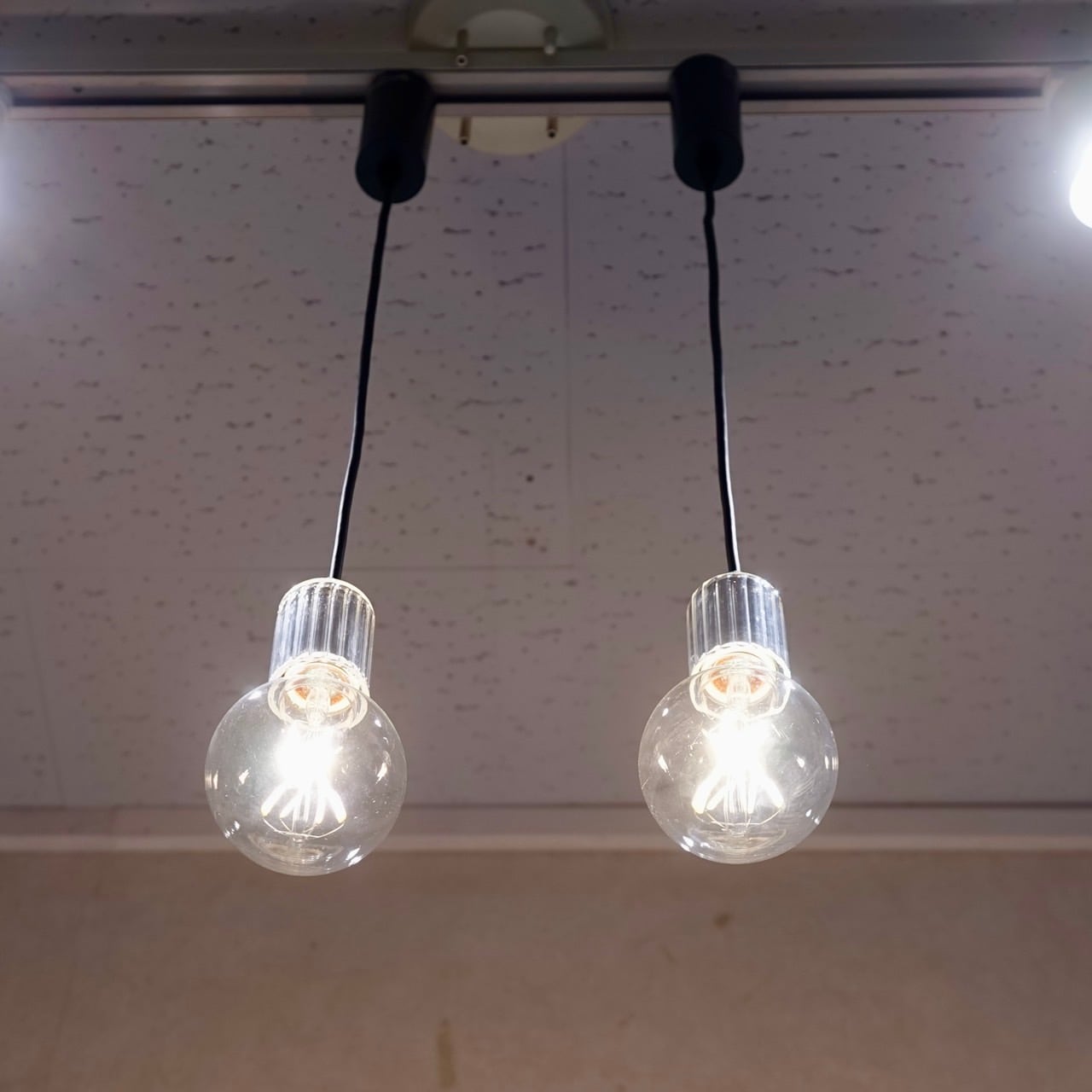 コイズミ AP47619L モダン ペンダントライト クロスフレーム 天井照明