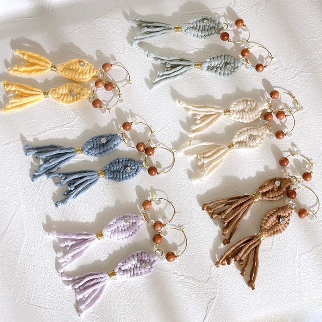 マクラメお魚フープピアス｜釣り好き・海モチーフ・魚・アクセサリー｜サージカルステンレスフープ