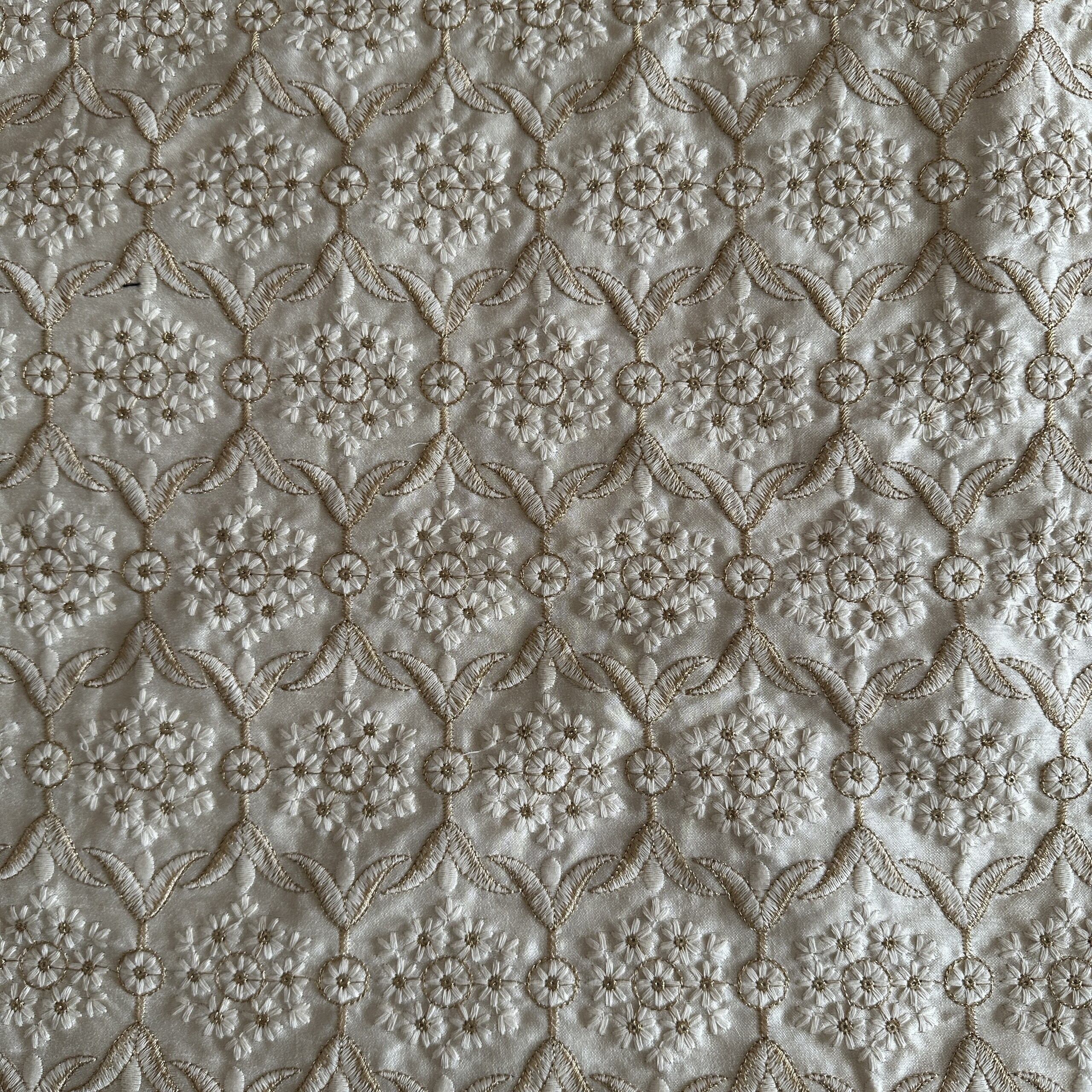 インド刺繍生地 クリーム 7164