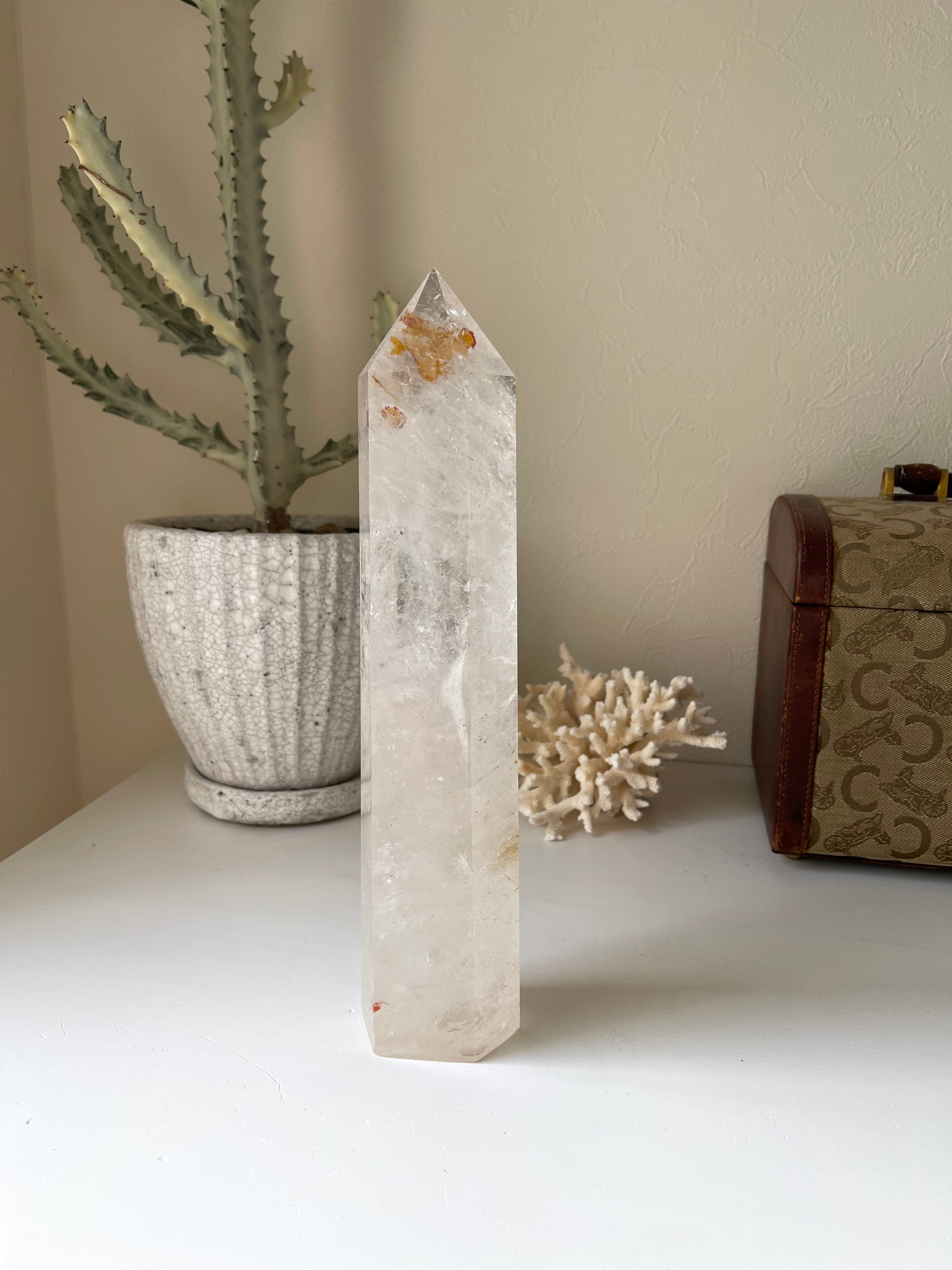 ブラジル産　ライモナイト共生レインボー水晶タワー　No.02