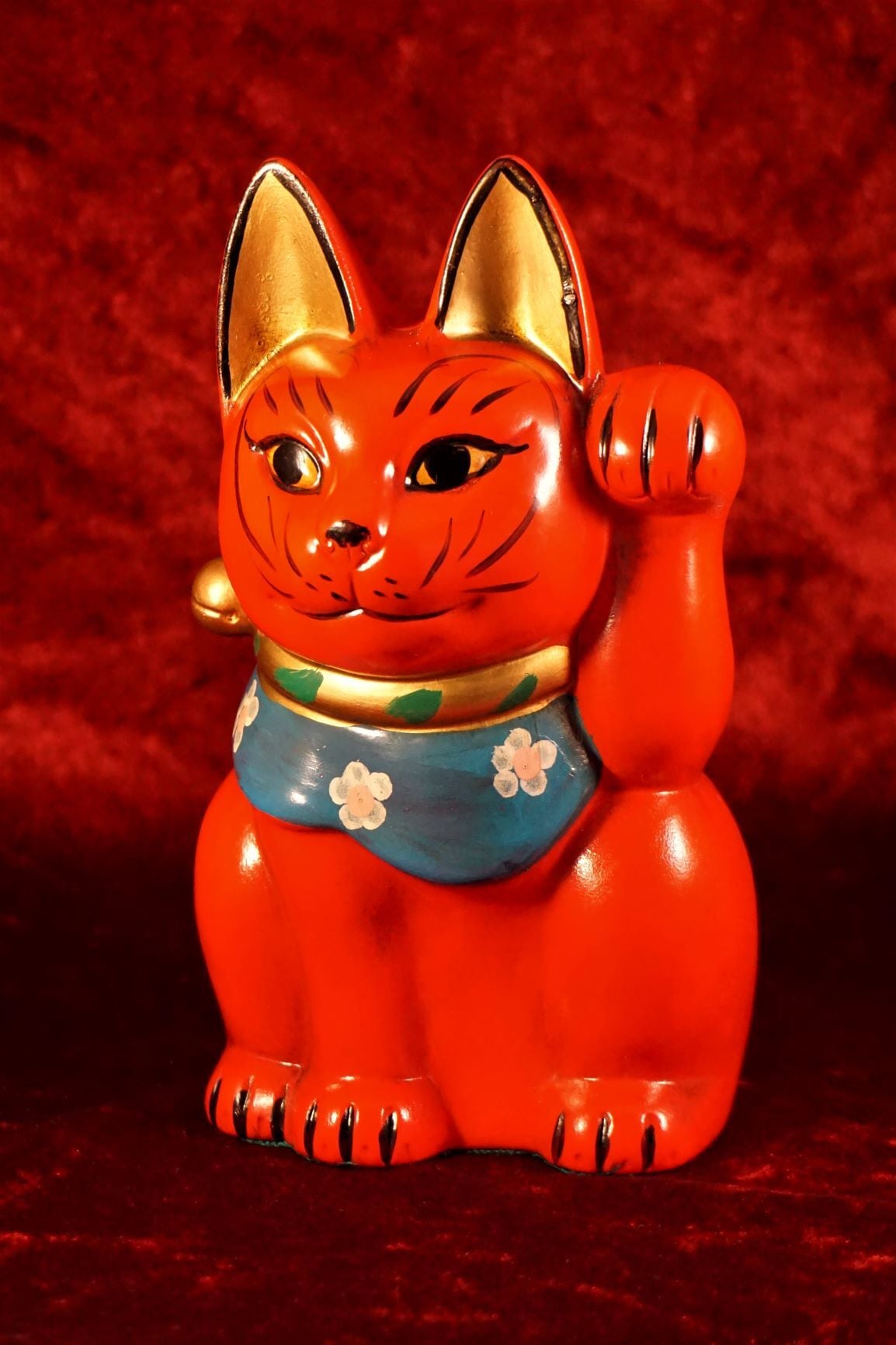 032レトロ感満載　 瀬戸焼 赤絵猫3体セット お願い猫 ＆ネムリ猫 032レトロ感満載 瀬戸焼 赤絵猫3体セット お願い猫 ＆ネムリ猫