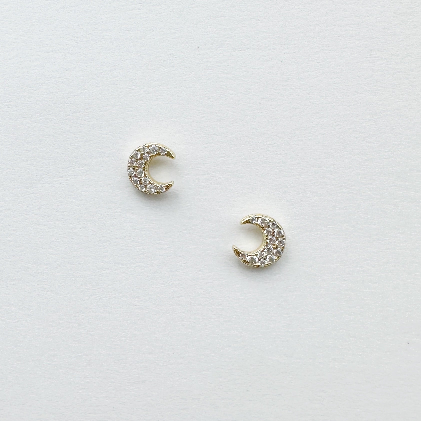 Gold coating 三日月 パヴェ ジルコニア スタッドピアス 月星