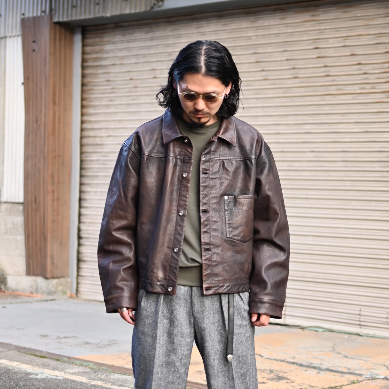 CCUの新作「TRUCKER JACKET」フェイデッドブラウンコーディネート
