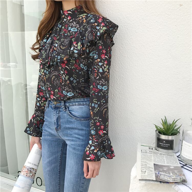 スタンドカラーベルスリーブ花柄ブラウス