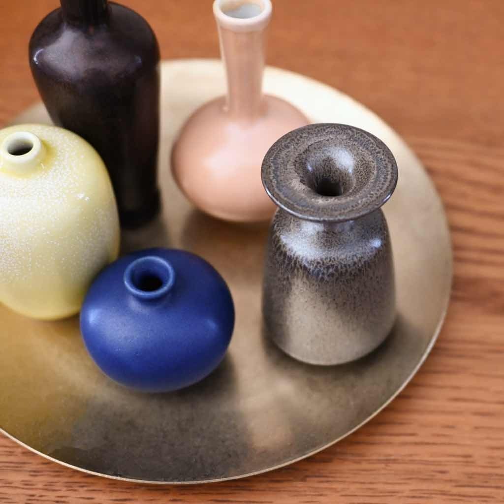 ちいさな陶器 ロウチ｜グレー 灰色 小さい ミニ花瓶 フラワーベース