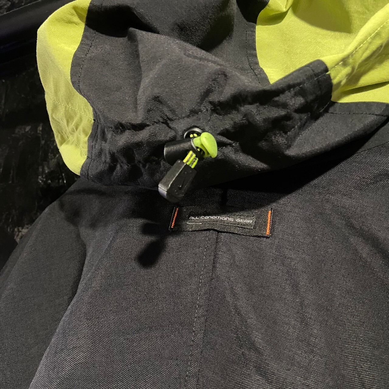 NIKE ACG Mountain Jacket