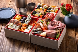 グローフーズ和洋おせちミニ三段重（4.5寸）「なかよしこよし」【冷凍】