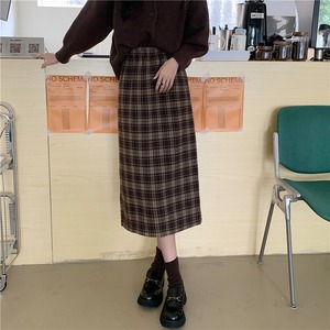 スカート チェック柄ロングスカート レディース ロングスカート チェック柄 ロング丈 ひざ下丈 スリット バックスリット ウエストゴム チェック柄スカート クラシカル 茶色 ブラウン オシャレ シンプル きちんと感 可愛い キレイめ 上品 フェミニン トラッド シック 知的 ハンサム マニッシュ カジュアル 春 夏 秋 冬 デイリー おでかけ オンオフ兼用 公園コーデ 普段着 王道 スマート コンパクト 細見え スタイルアップ 高見え 新鮮 主役級 トレンド 動きやすい ゆったり 体型カバー インスタ映え