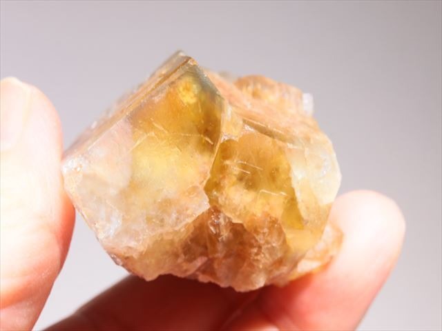 レア！Fluorite （Lantigne  Rhone dept. France）