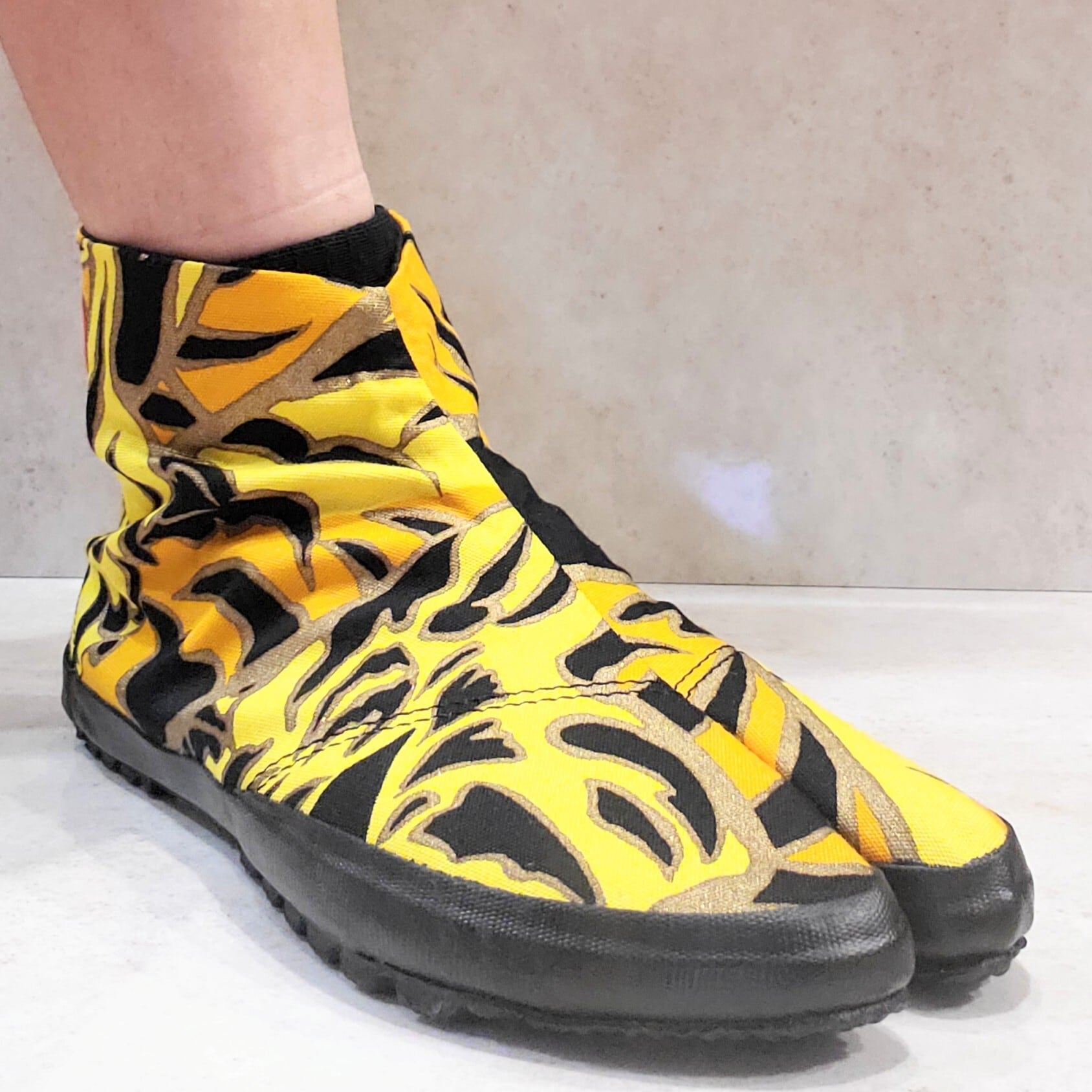 オールジャパンメイドスプリットトゥ足袋シューズ（虎）