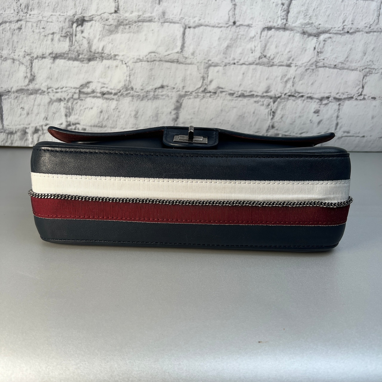 【最終処分SALE】CHANEL シャネル  アイコン ２．５５  レザー ショルダーバッグ ブラック A-10889