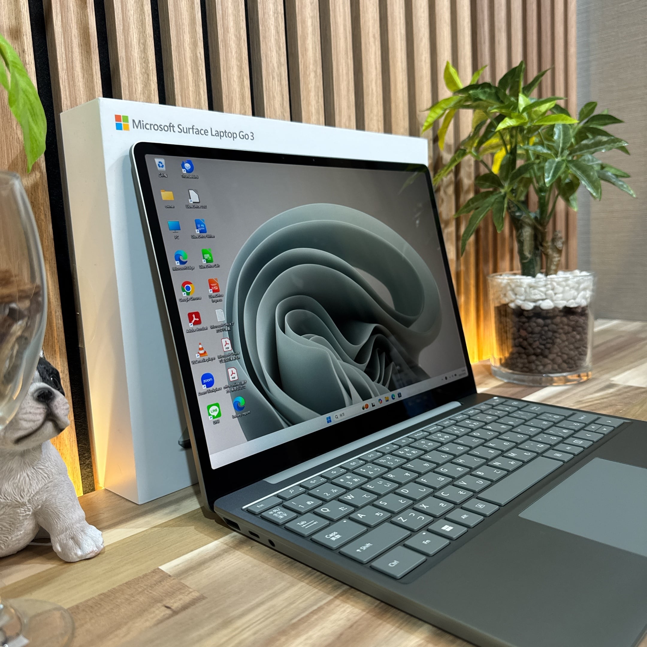 公式ショップ限定価格❣️/ 美品《2022年モデル》Surface Laptop Go