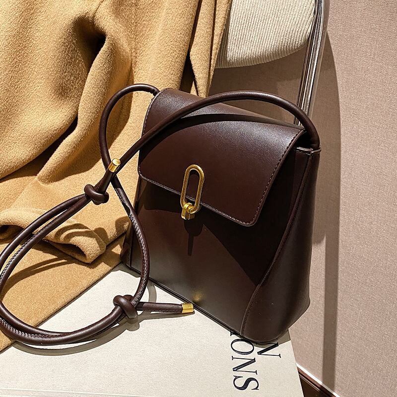 スタンダードオータムウィンターレッドスタイルショルダーバッグ レトロ 秋物 冬物 メッセンジャーバッグ 手作りハンドバック2884192002