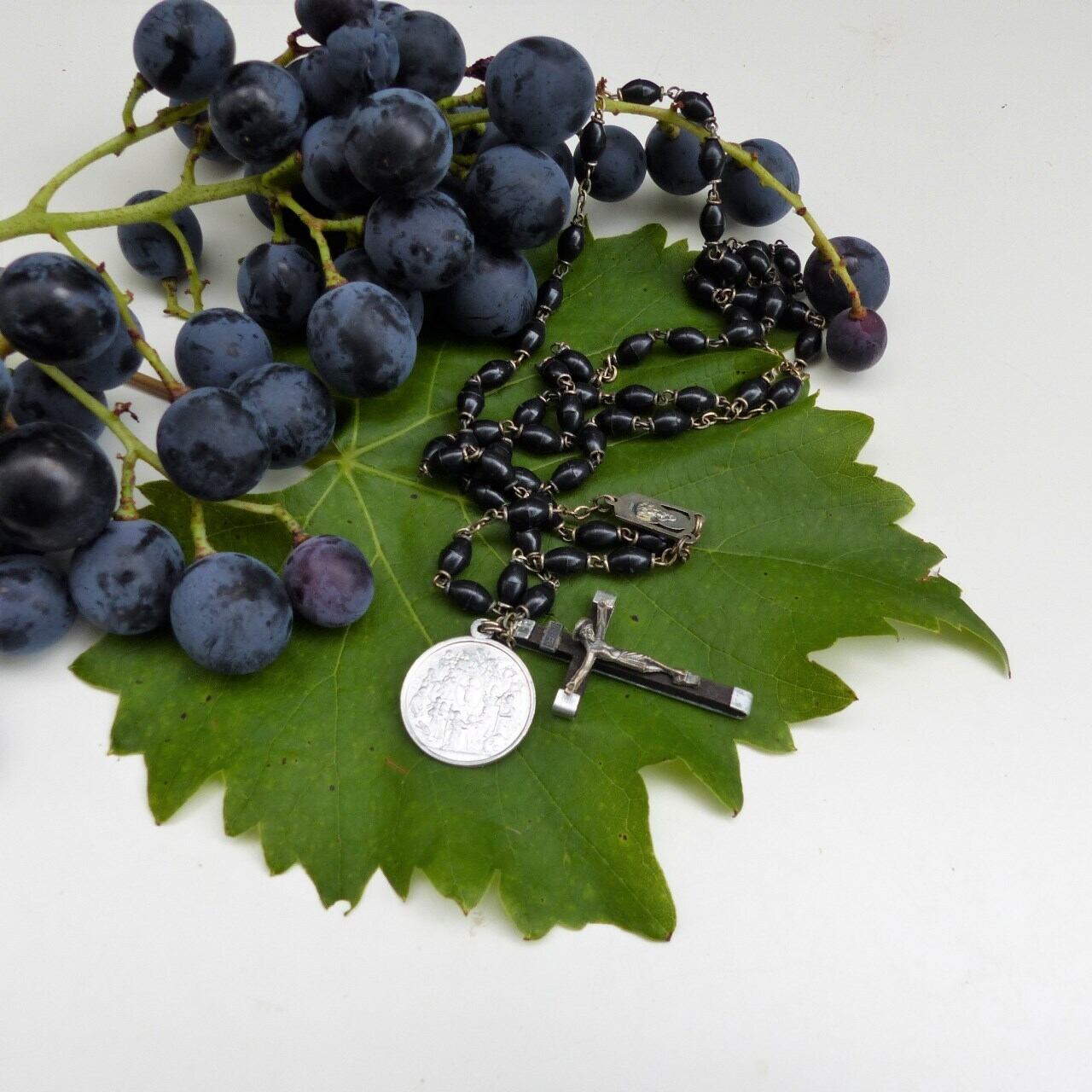 黒のロザリオ 十四聖人のバシリカ聖堂 イタリア