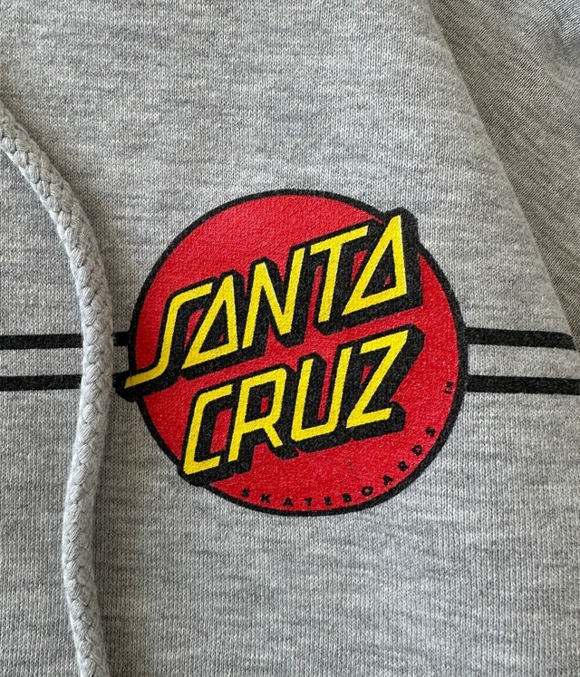 -SANTA CRUZ Skateboards- Vintage 90s M Print Hoodie