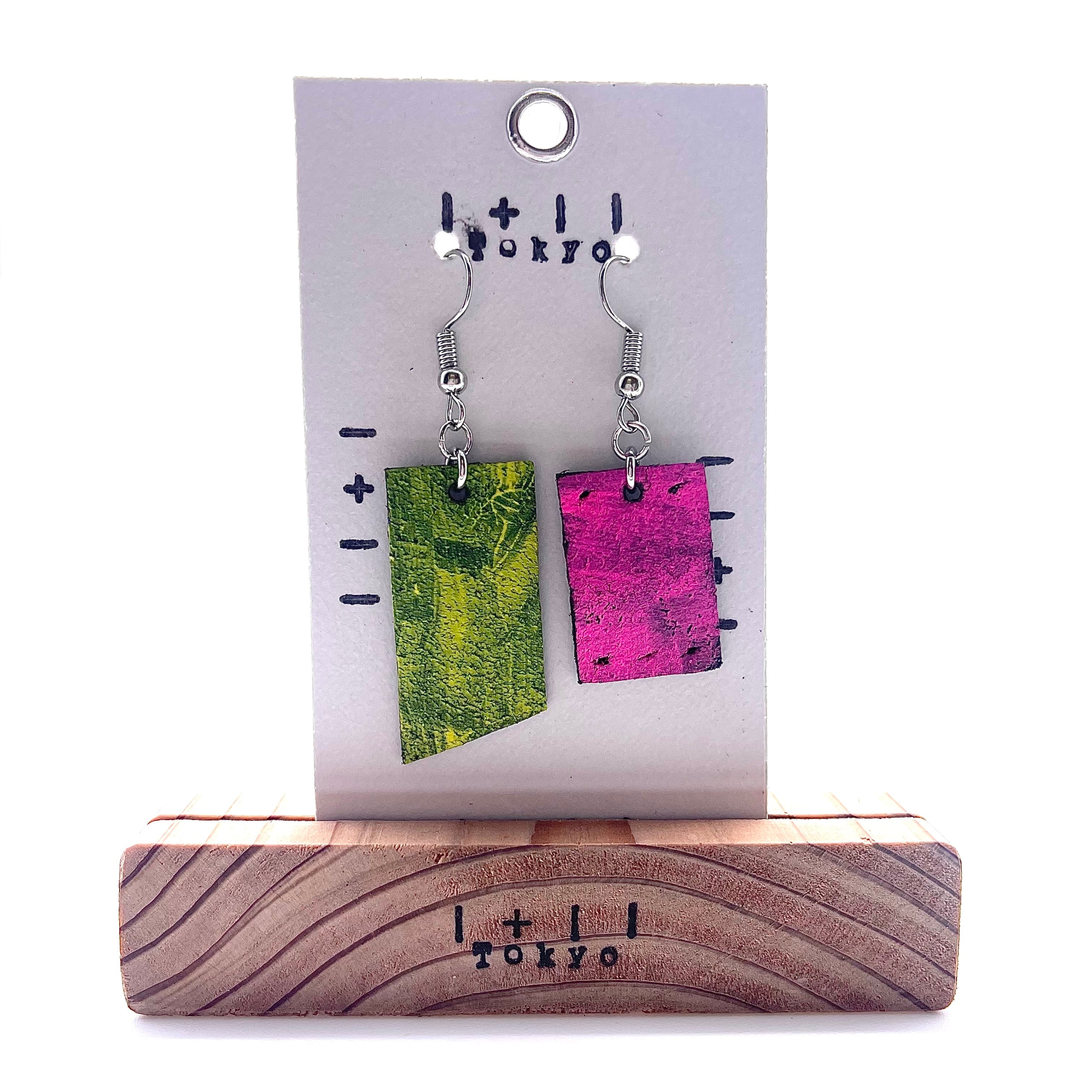 革ピアス　キイロとショッキングピンク　本革