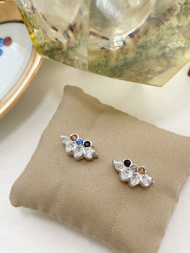 Petite écrin pierced / clip-on earrings | silver