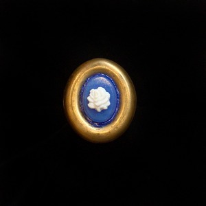 White rose & opaque blue glass oval ring