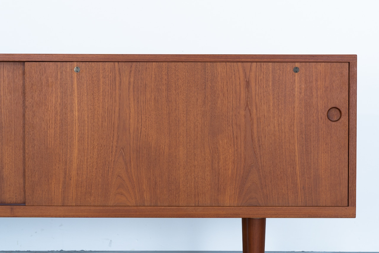 Hans J. Wegner | RY26 Sideboard