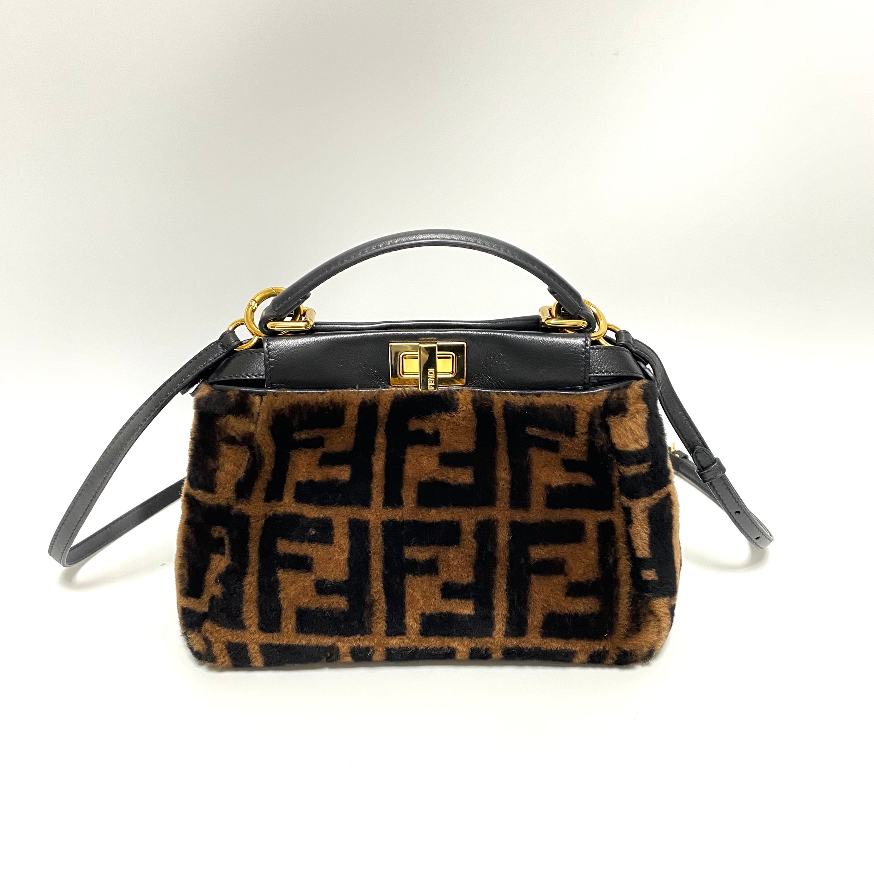 フェンディ fendi ピーカブー ファー - ハンドバッグ