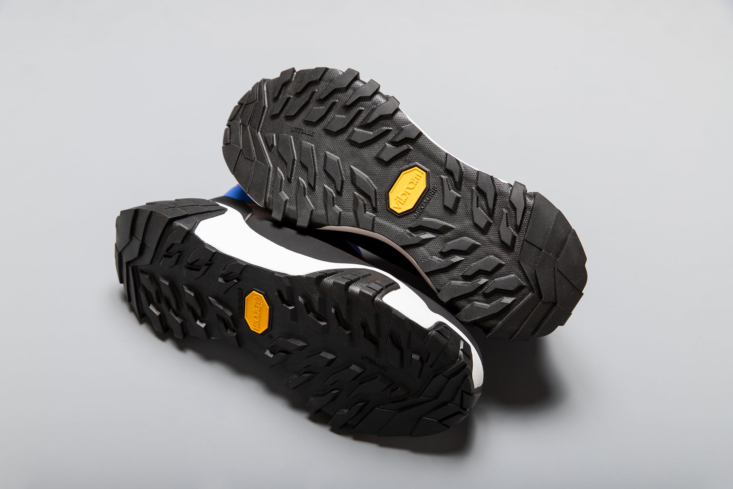 pg CAVE | PLAYGROUND EXCLUSIVE | PLAYGROUND | スニーカーショップ