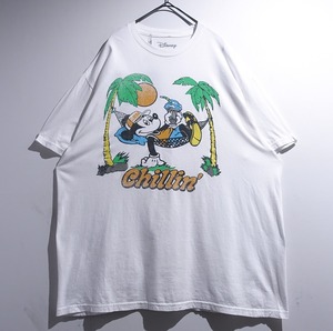 "Disney" White Mickey Chillin' Print Design T-Shirt