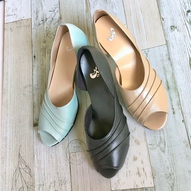 立体ラインオープントゥパンプス